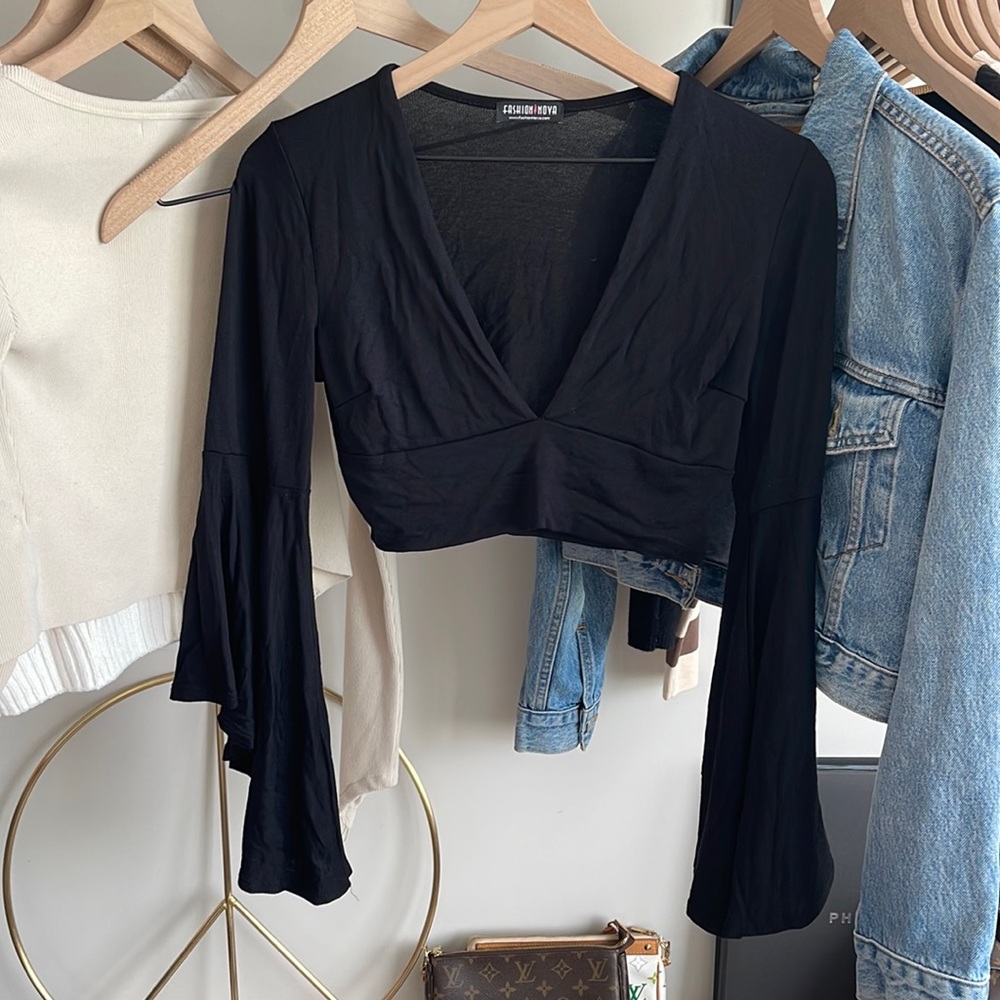 Black Crop top